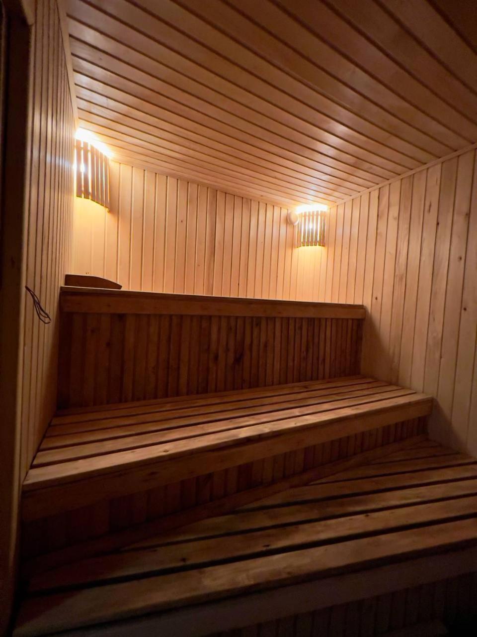 Спортохота Hotel Cherkasy Bagian luar foto