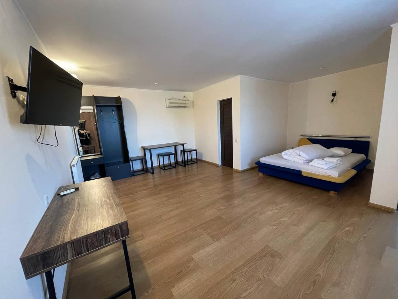 Спортохота Hotel Cherkasy Bagian luar foto